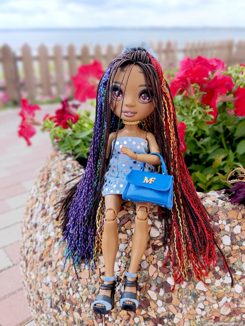 Гуляем с Кристиной — Куклы Rainbow High (Рейнбоу Хай