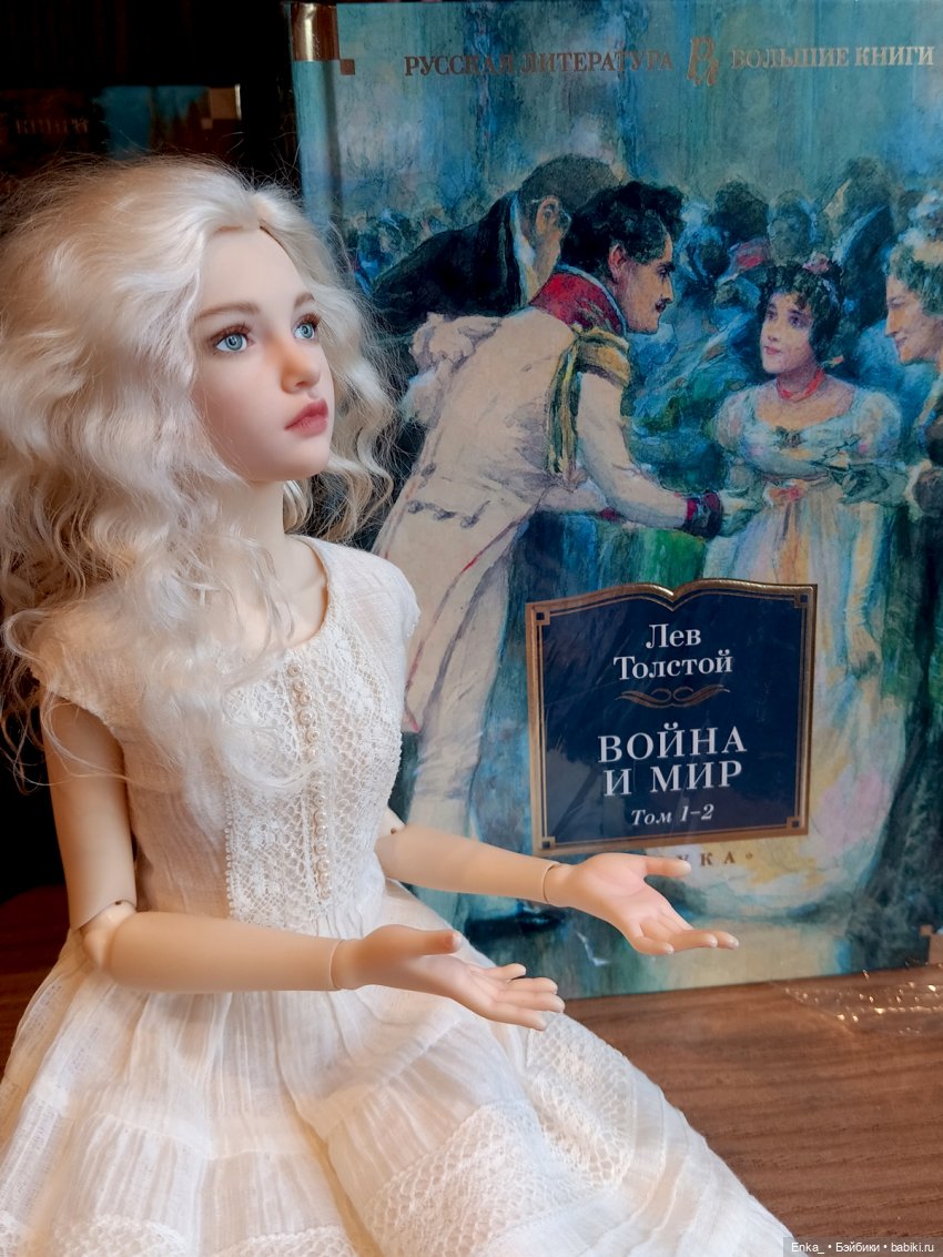 Что увидела Зая на книжной полке