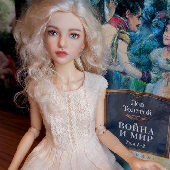 Что увидела Зая на книжной полке