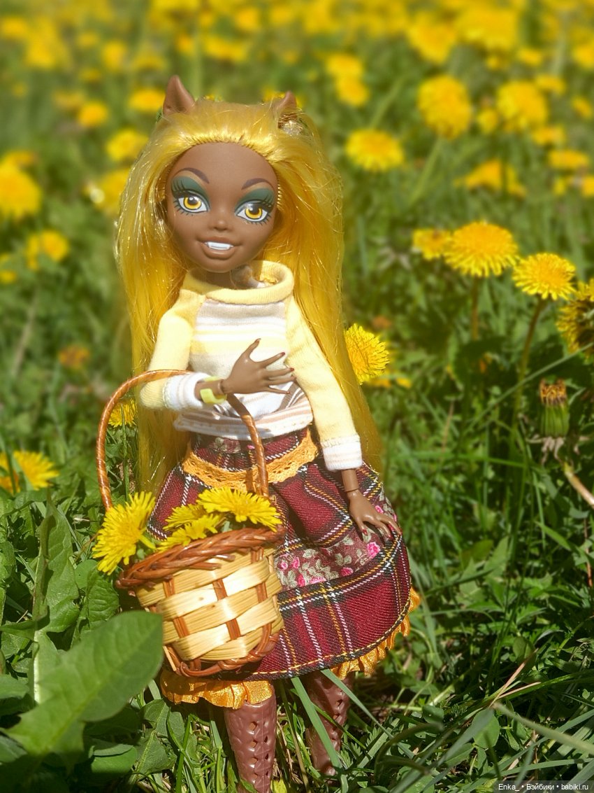 Клодия в одуванчиках — Куклы Monster High (Монстер Хай) (фото 4)