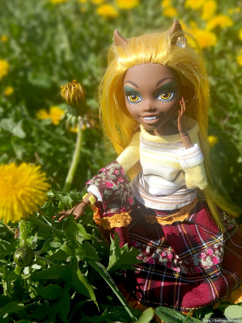 Клодия в одуванчиках — Куклы Monster High (Монстер Хай) (фото 3)