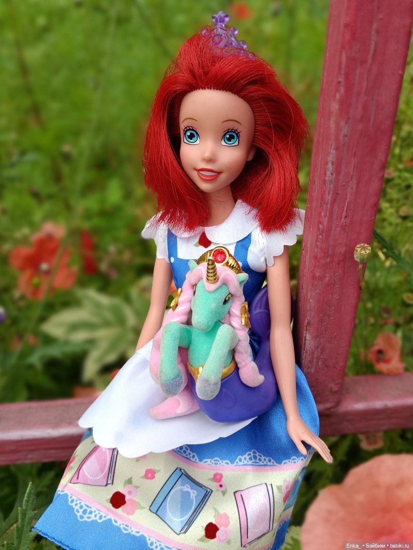 Ариэль на цветущем лугу — Куклы Disney Animators и Принцессы Диснея: Disney Store (фото 6)