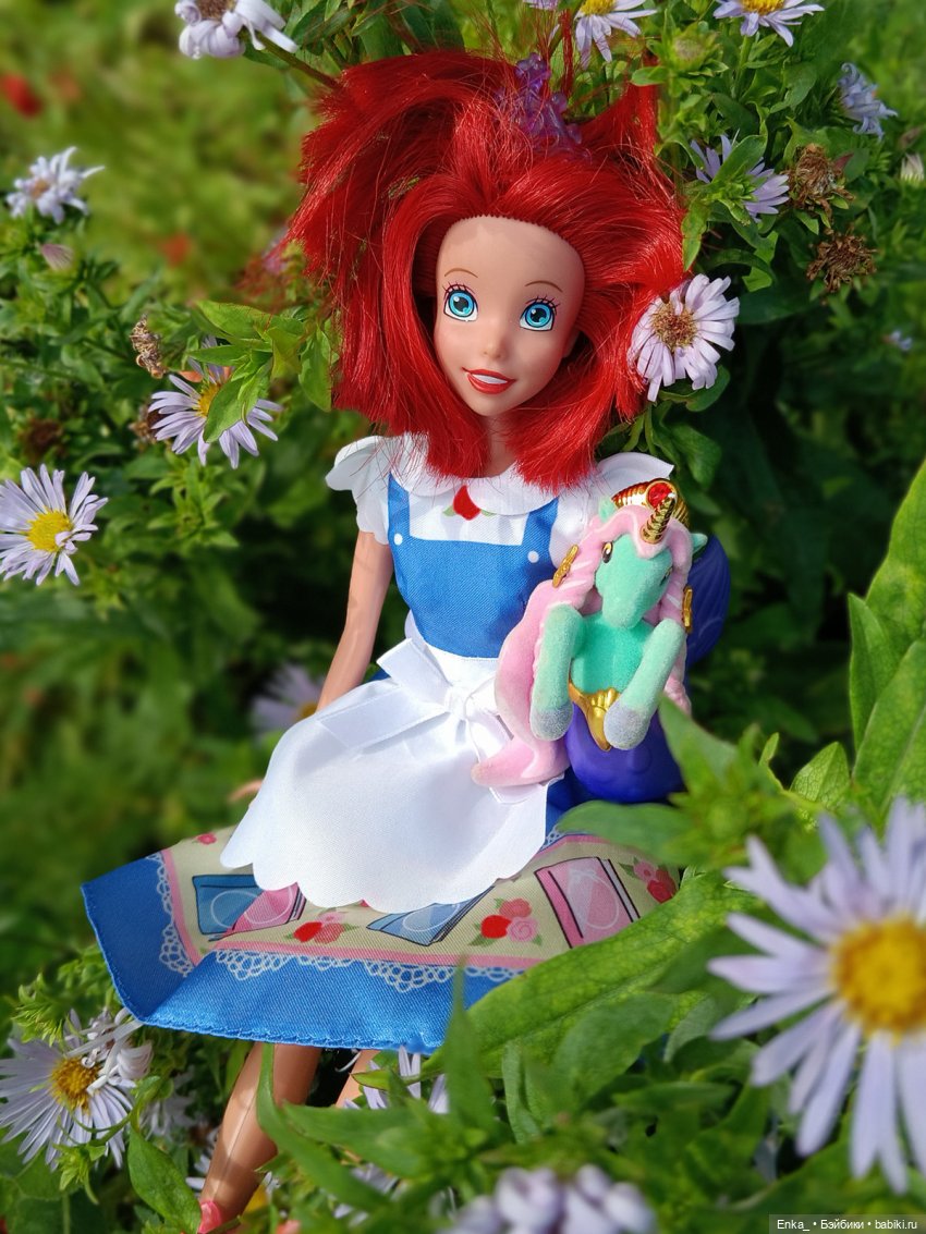 Ариэль на цветущем лугу — Куклы Disney Animators и Принцессы Диснея: Disney Store (фото 4)