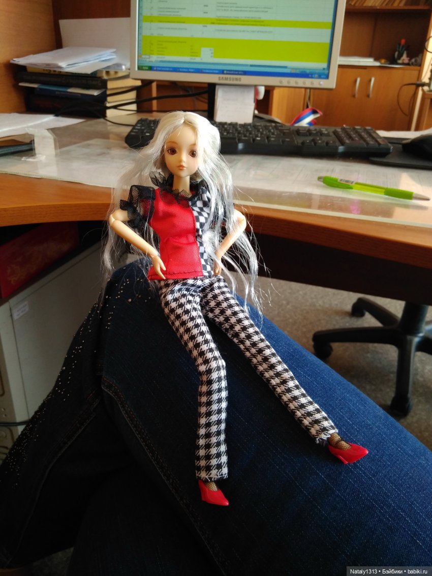 J-Doll'ка на работе — Куклы J