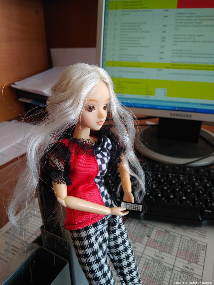 J-Doll'ка на работе — Куклы J