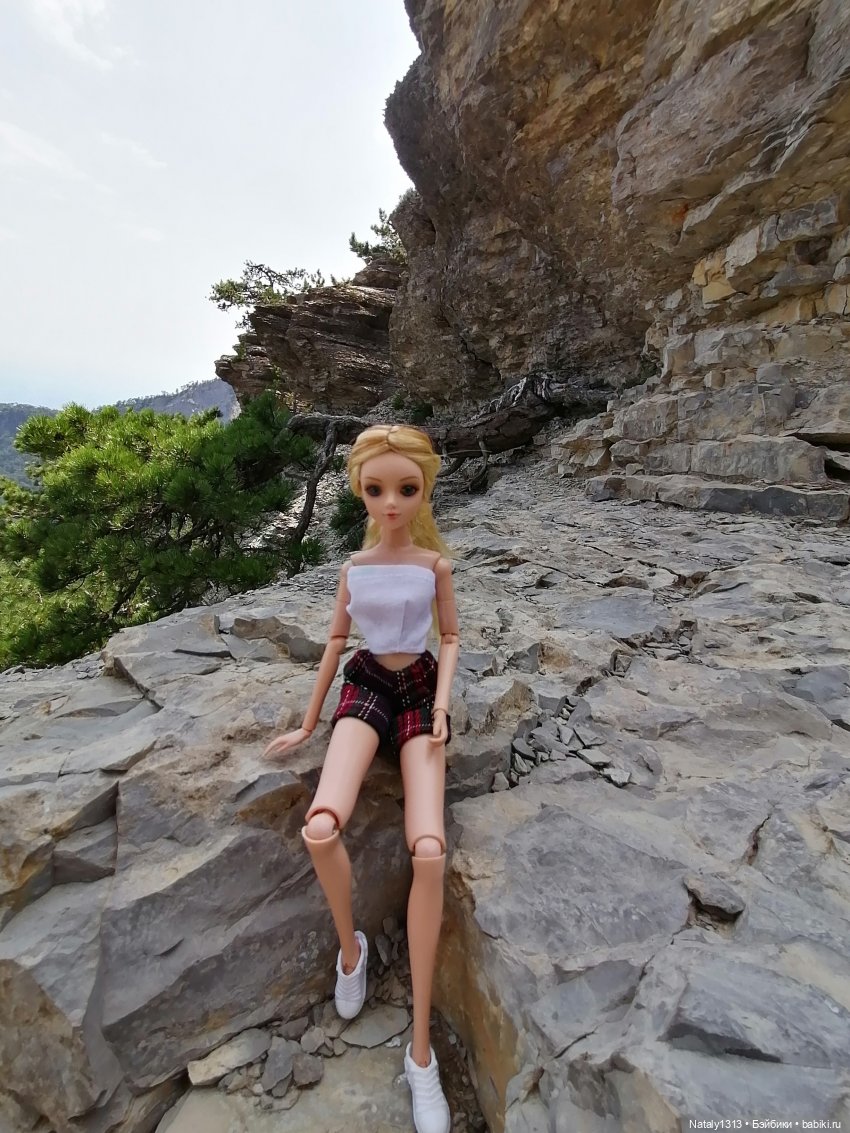 J-Doll и Крым (2021) — Куклы J