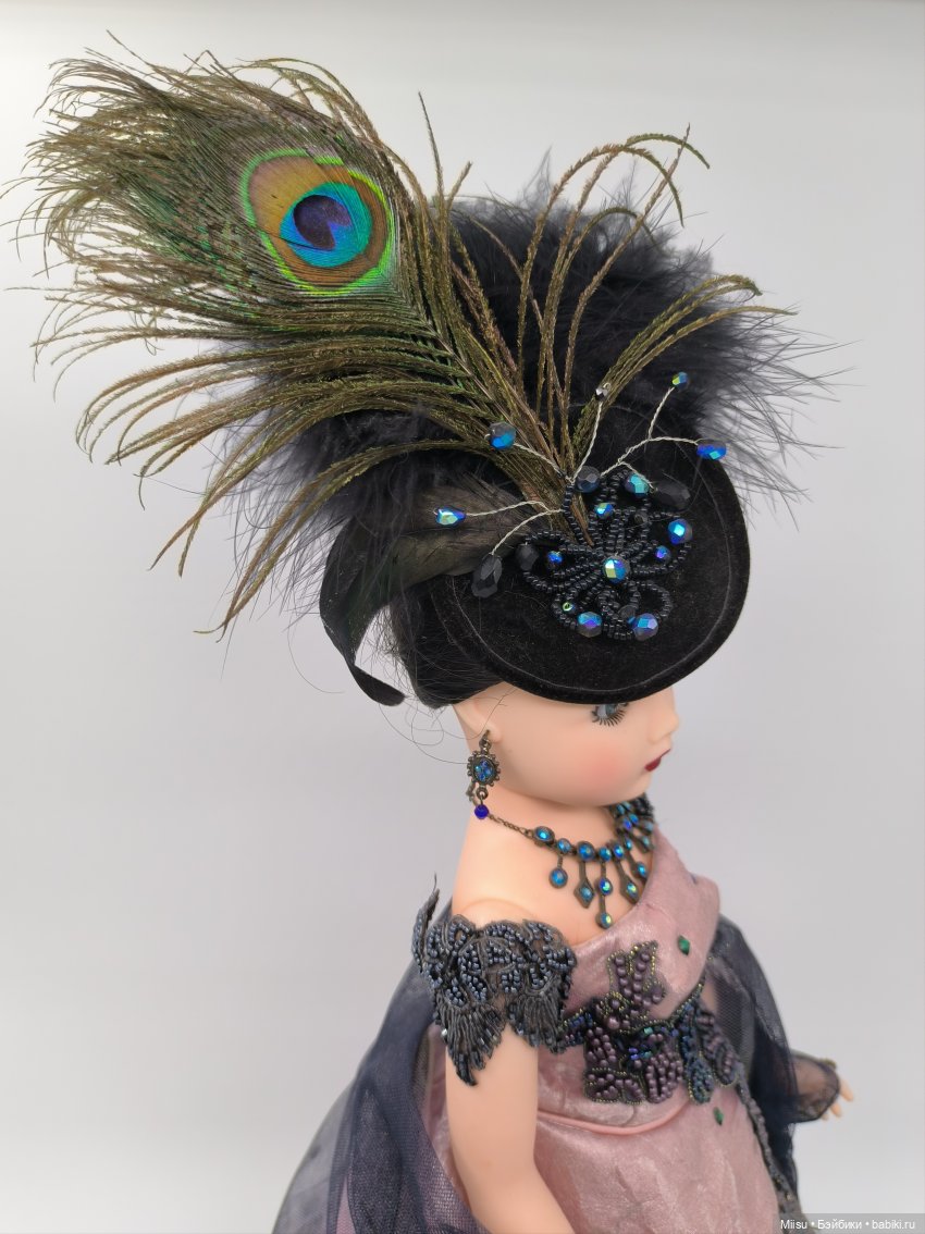 Cissy English Waltz в аутфите Cissy Peacock Rose от Madame Alexander (фото 8)