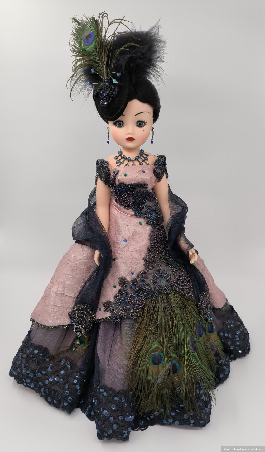 Cissy English Waltz в аутфите Cissy Peacock Rose от Madame Alexander (фото 4)