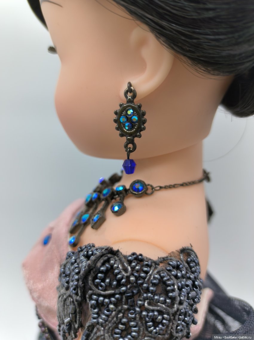 Cissy English Waltz в аутфите Cissy Peacock Rose от Madame Alexander