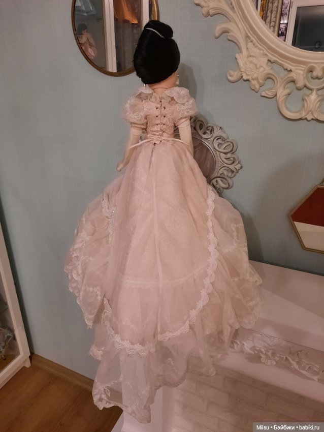 Cissy English Waltz в аутфите Cissy Peacock Rose от Madame Alexander (фото 2)