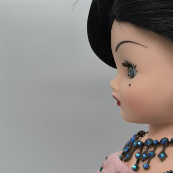 Cissy English Waltz в аутфите Cissy Peacock Rose от Madame Alexander