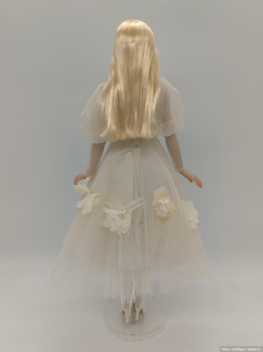 Olivia Chase as Moiré Romantic Notion от Robert Tonner (фото 3)