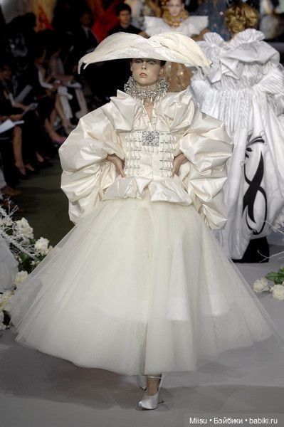 Olivia Chase as Moiré Romantic Notion от Robert Tonner