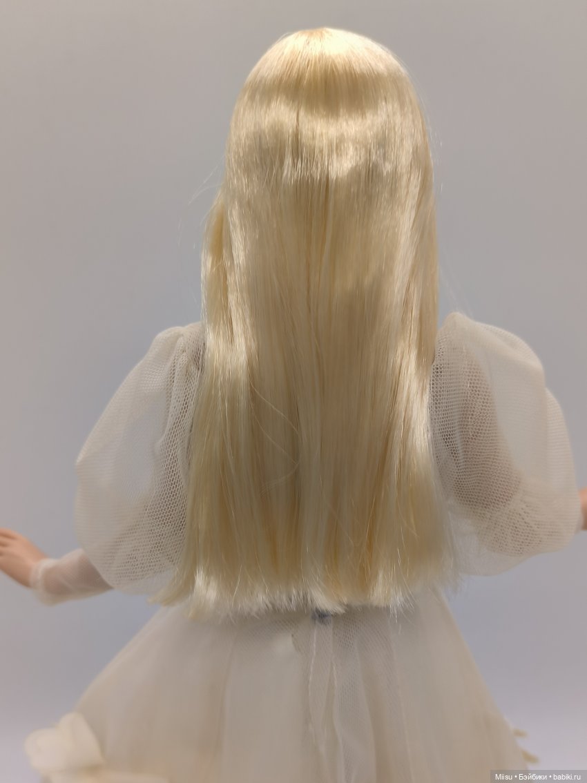 Olivia Chase as Moiré Romantic Notion от Robert Tonner