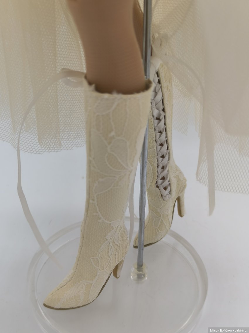 Olivia Chase as Moiré Romantic Notion от Robert Tonner (фото 10)