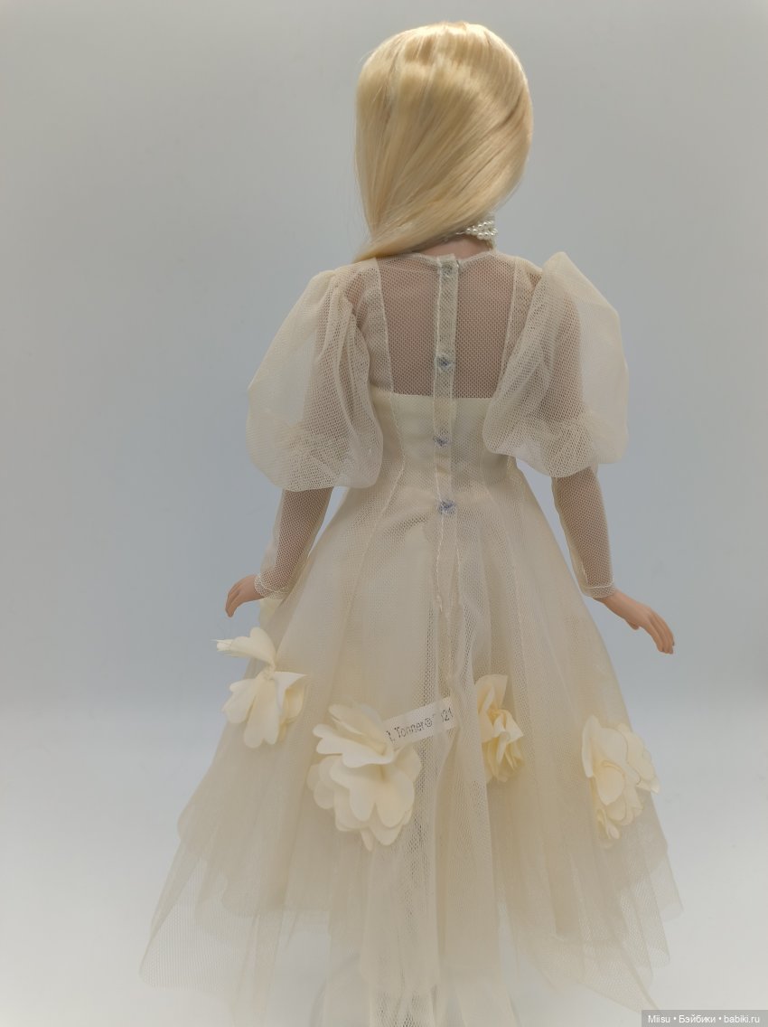 Olivia Chase as Moiré Romantic Notion от Robert Tonner