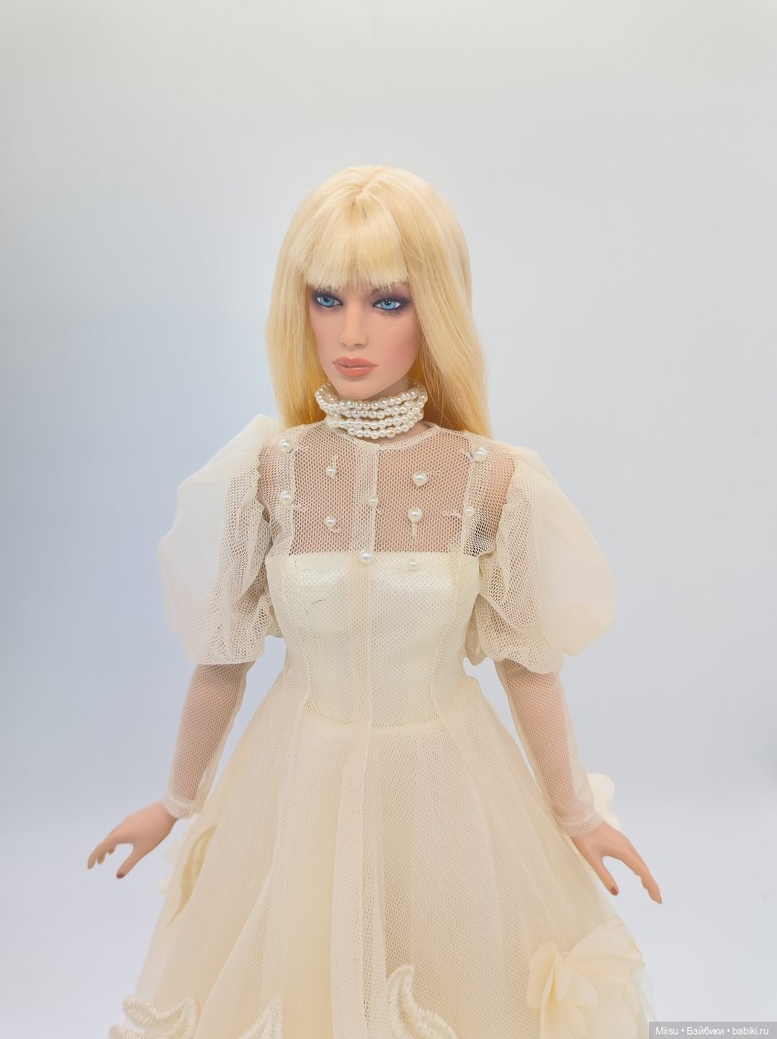 Olivia Chase as Moiré Romantic Notion от Robert Tonner