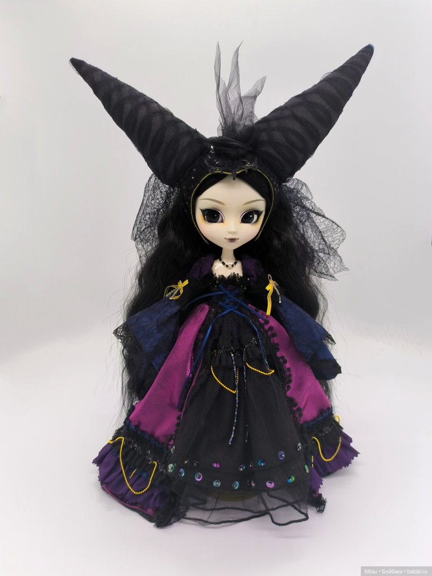 "Очень Злая" королева — Pullip Midnight Velvet