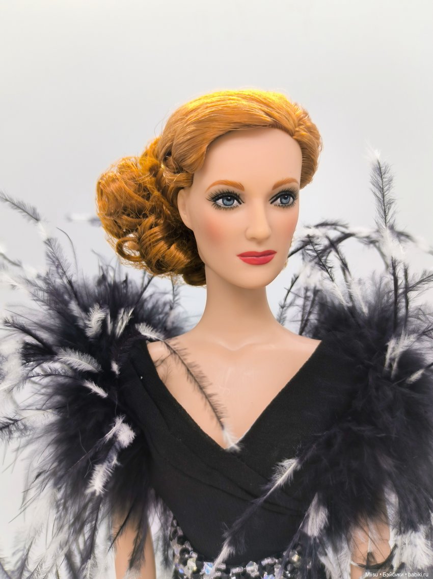 C днëм рождения, Джоан Кроуфорд, или Joan Crawford Walk of Fame от Robert Tonner