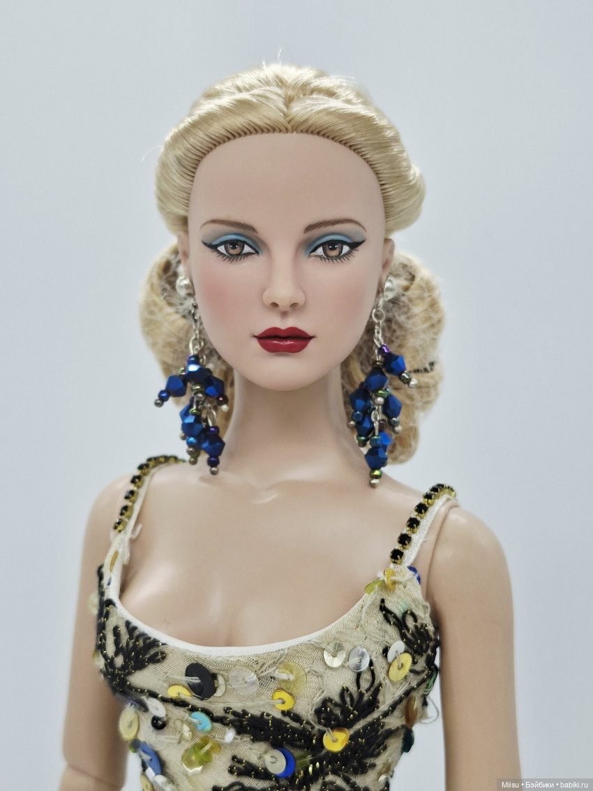 Shelly Stewardess от Robert Tonner (фото 3)