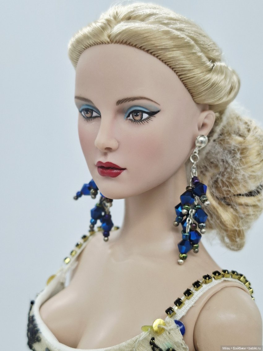 Shelly Stewardess от Robert Tonner (фото 5)