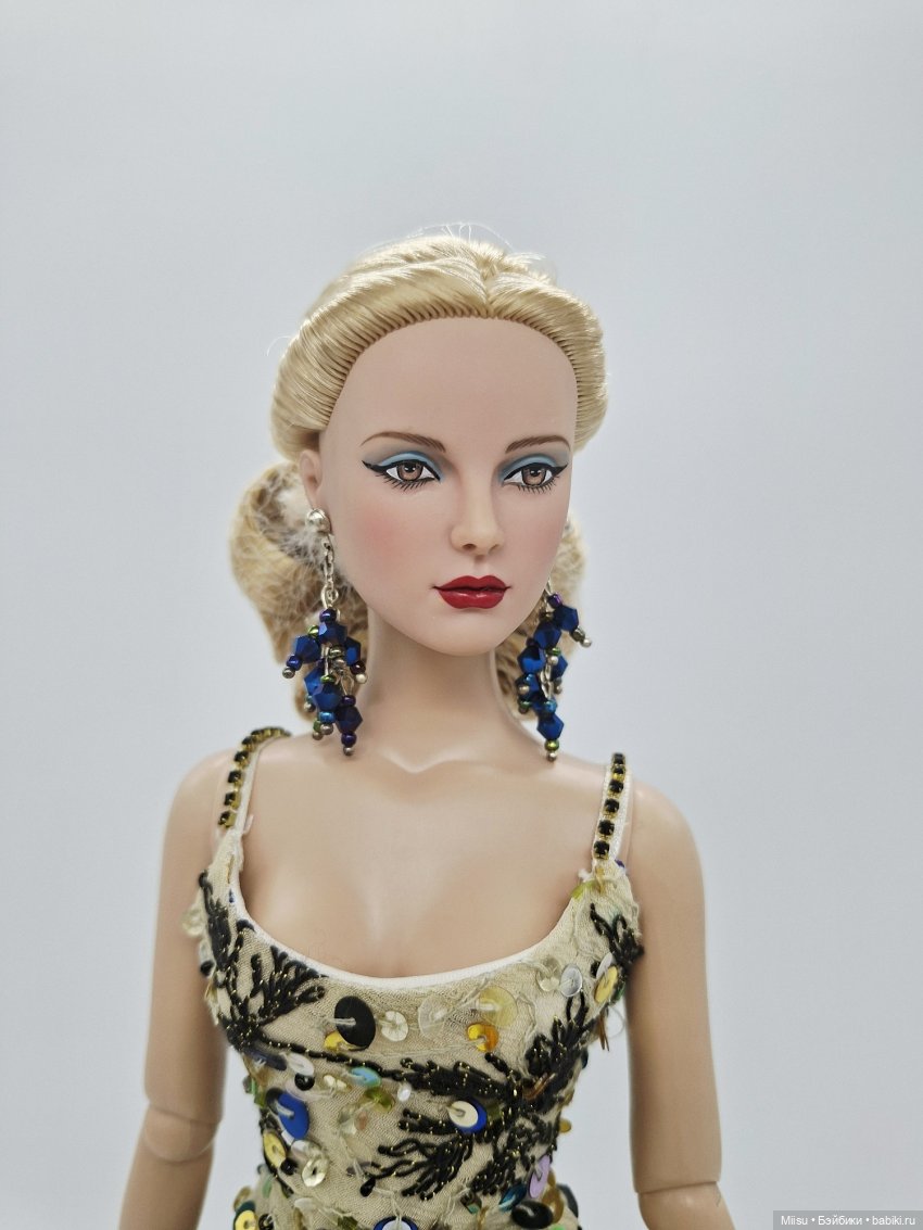 Shelly Stewardess от Robert Tonner (фото 4)