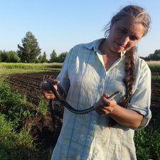 А если приползет согреться