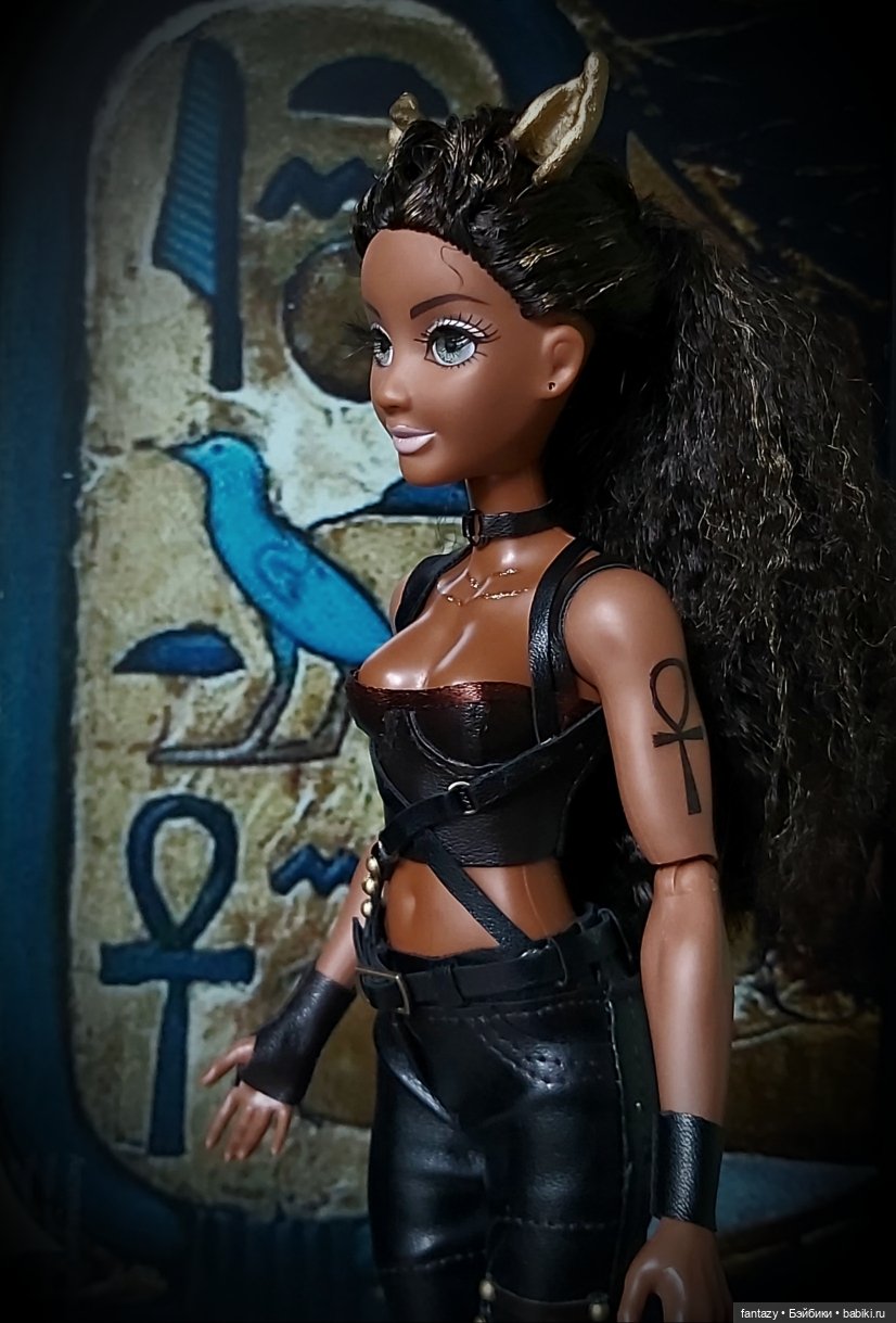 Гибридная куколка на основе рестлерши