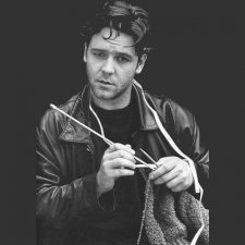 Немного юмора. Мужчины тоже вяжут