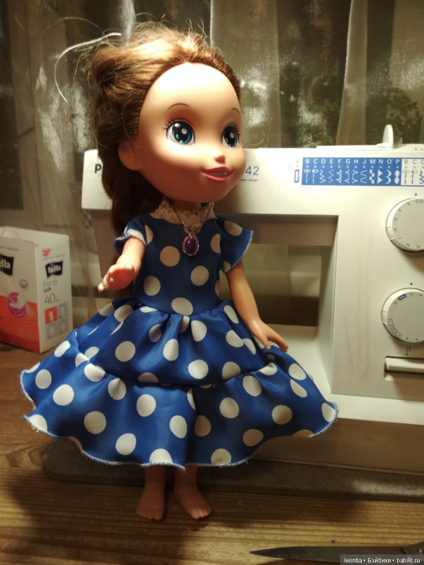 это новое платье, в котором и походить толком не успели :)