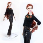 Вязаный черный  джемпер "Цветы" с вышивкой для Barbie, Blythe, bjd, Integrity toys