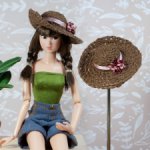 Соломенная шляпка "Розовые цветы" для кукол 1:6 (обхват головы 9,5 см)