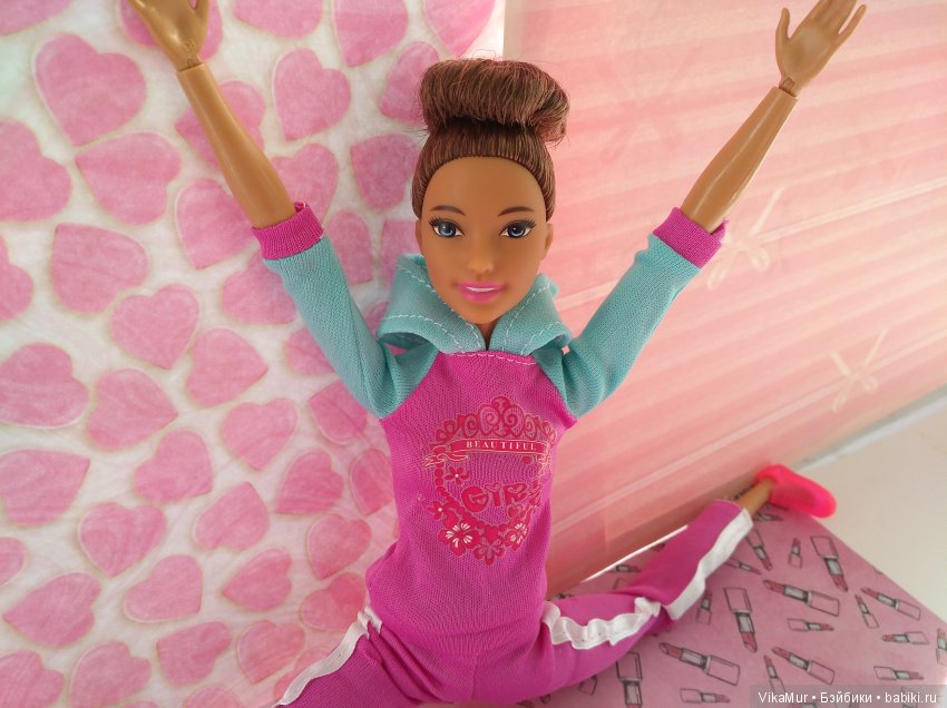 История двух подружек кукол Барби-йог из серии Made to Move
