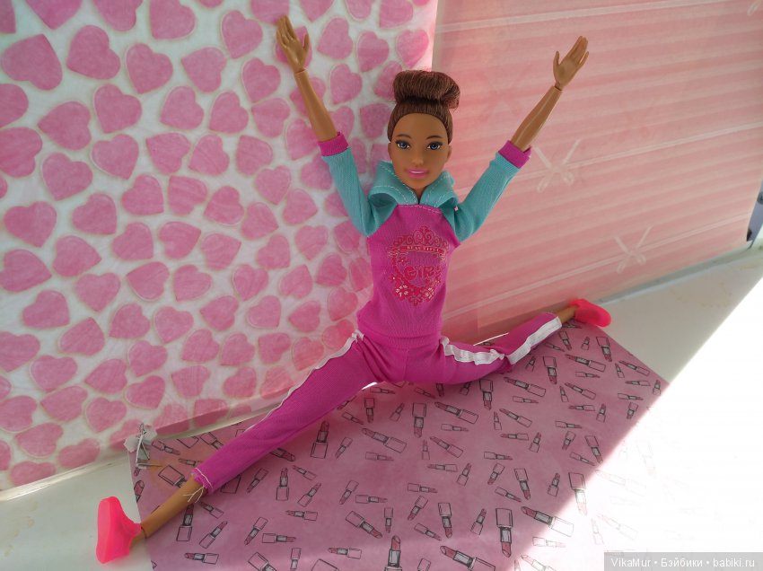 История двух подружек кукол Барби-йог из серии Made to Move