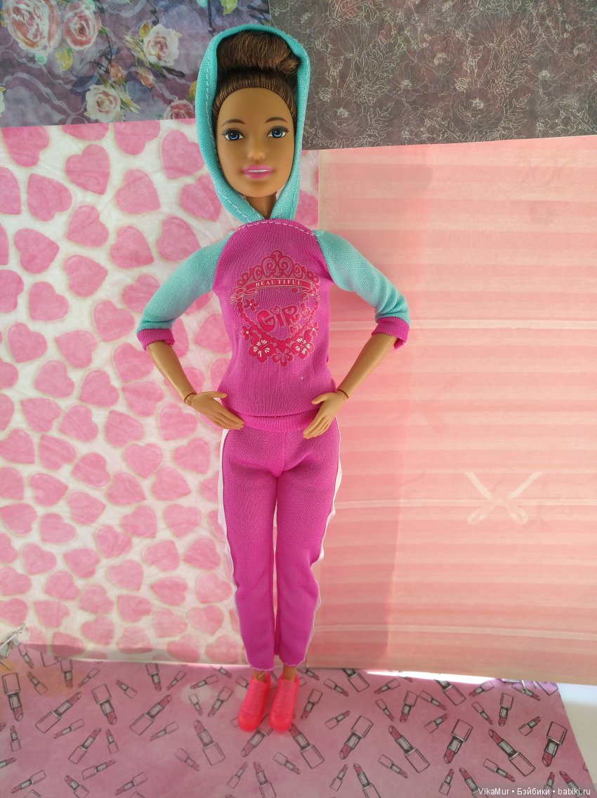 История двух подружек кукол Барби-йог из серии Made to Move