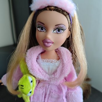 Bratz Slumber Party перевыпуск 2024 Yasmin