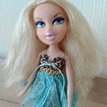 Bratz Pampered Pupz Salon Style! Cloe 2007 год