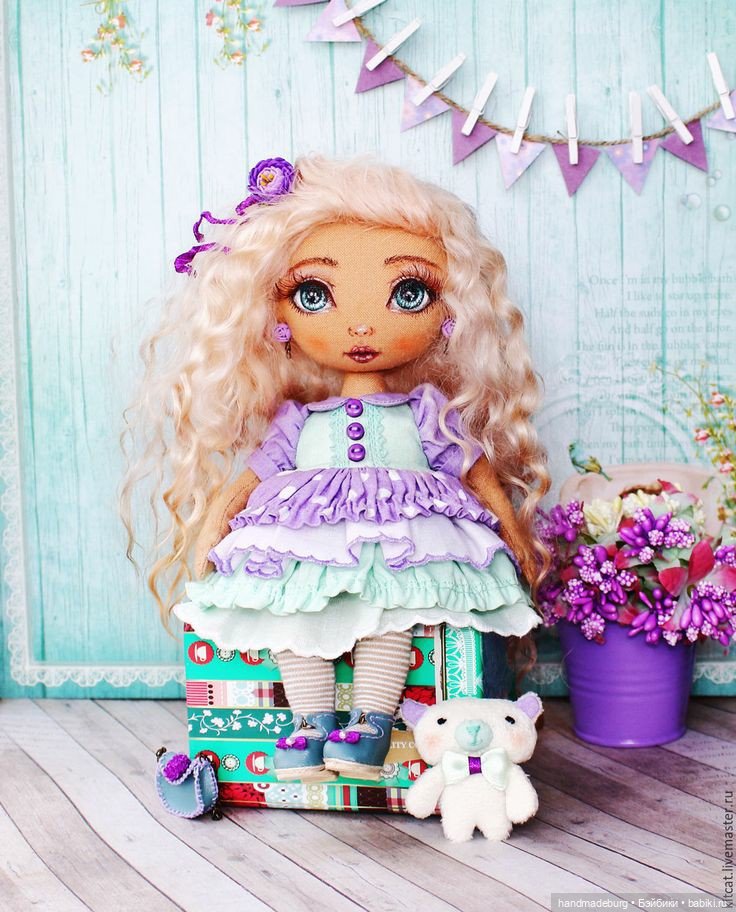 Виолетта, миниатюрная куколка
