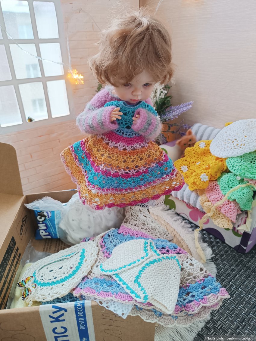 Ариша получает посылку — Куклы Paola Reina (Паола Рейна): новинки (фото 4)