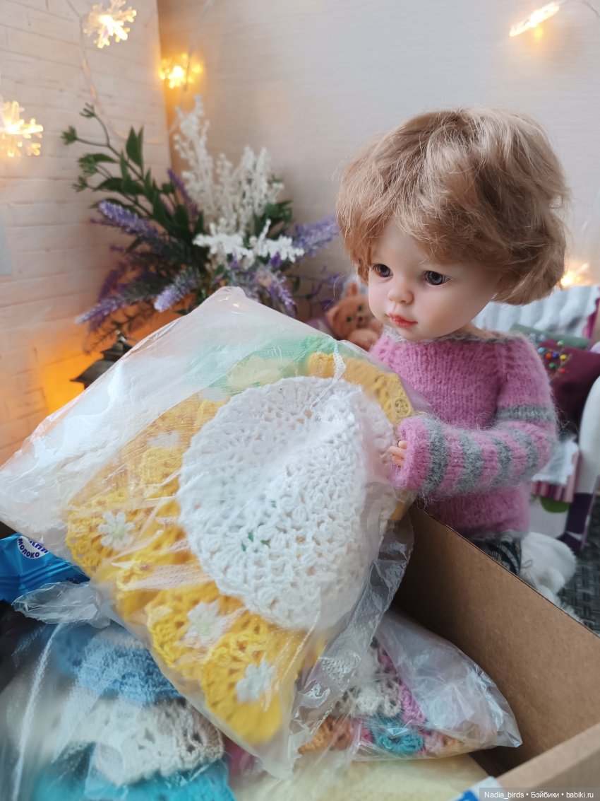 Ариша получает посылку — Куклы Paola Reina (Паола Рейна): новинки (фото 3)