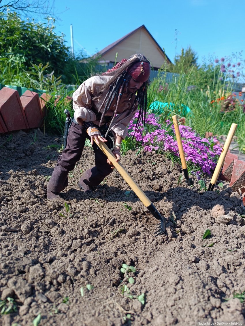 Дачная эксплуатация | Бэйбики Дачная эксплуатация — Коллекционные фигурки Hot Toys (Хот Тойс) 1:6: фото (фото 7)