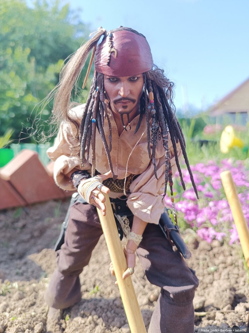 Дачная эксплуатация | Бэйбики Дачная эксплуатация — Коллекционные фигурки Hot Toys (Хот Тойс) 1:6: фото (фото 5)