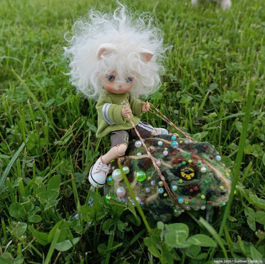 Оливер на прогулке — Валяные игрушки из шерсти: сухое валяние (фото 3)