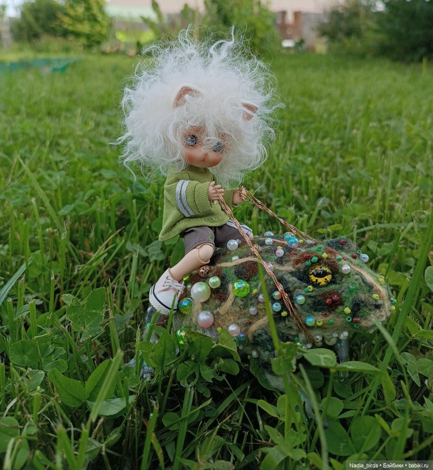 Оливер на прогулке — Валяные игрушки из шерсти: сухое валяние (фото 4)