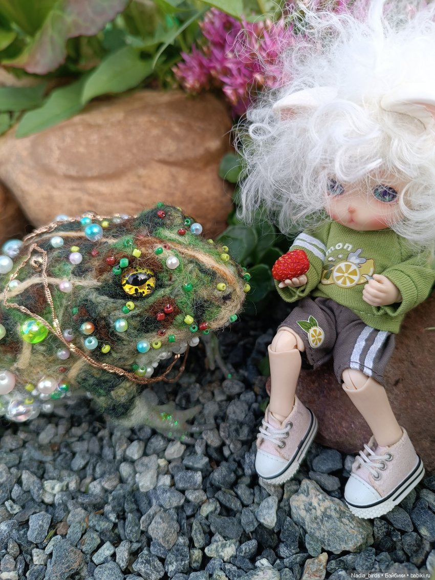 Оливер на прогулке — Валяные игрушки из шерсти: сухое валяние