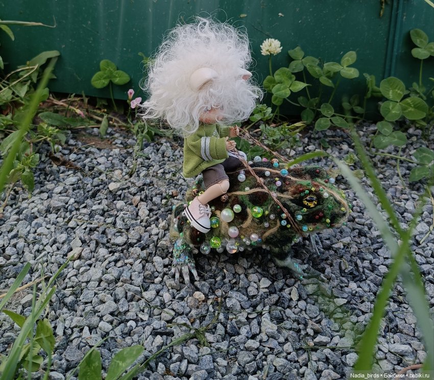 Оливер на прогулке — Валяные игрушки из шерсти: сухое валяние (фото 5)