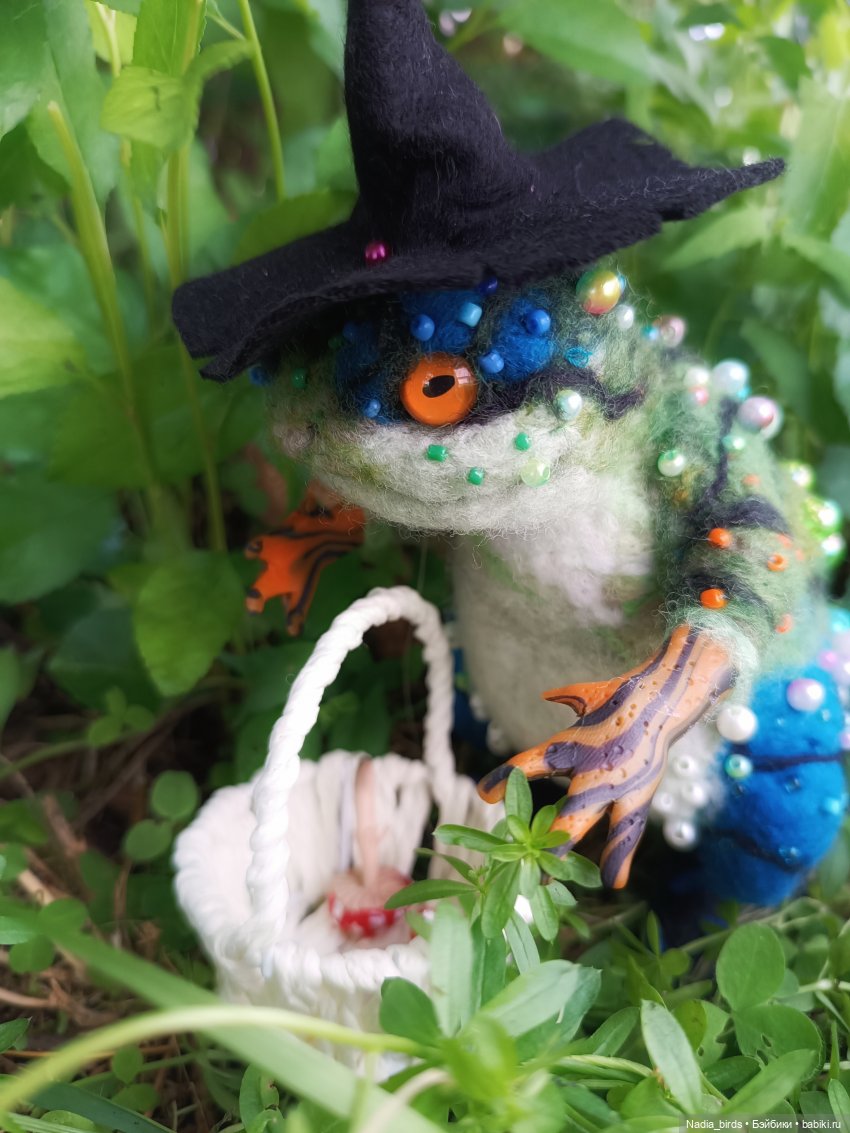 Оливер на прогулке — Валяные игрушки из шерсти: сухое валяние