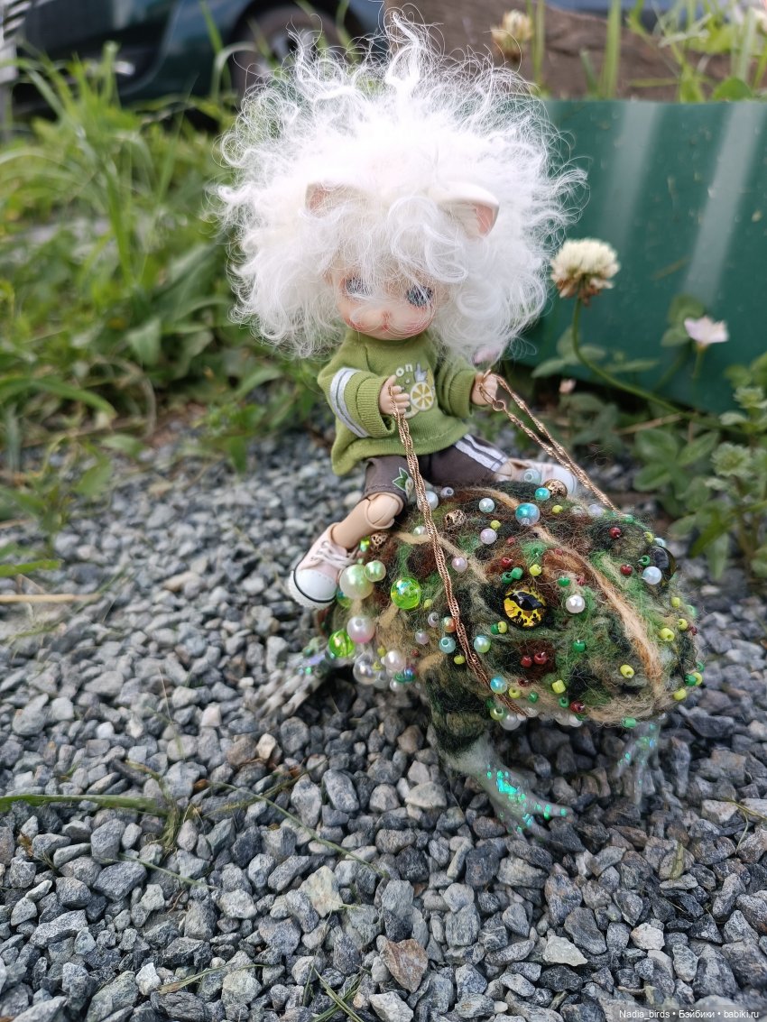 Оливер на прогулке — Валяные игрушки из шерсти: сухое валяние (фото 6)