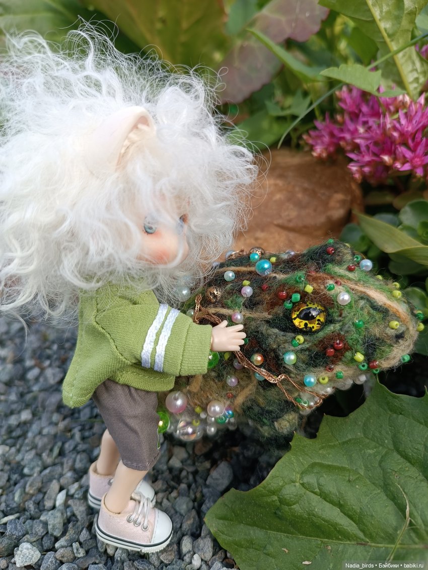 Оливер на прогулке — Валяные игрушки из шерсти: сухое валяние (фото 9)