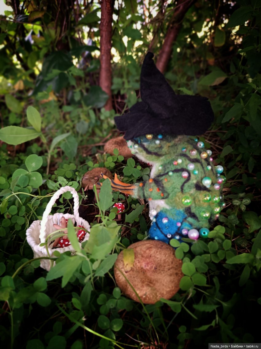 Оливер на прогулке — Валяные игрушки из шерсти: сухое валяние